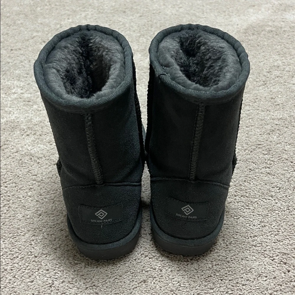 Dream Pairs fuzzy boots